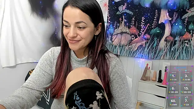 LovelyAzucena online show from February 18, 2025, 6:04 pm