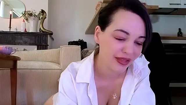 Lilie romeo online show from February 10, 2025, 11:46 am