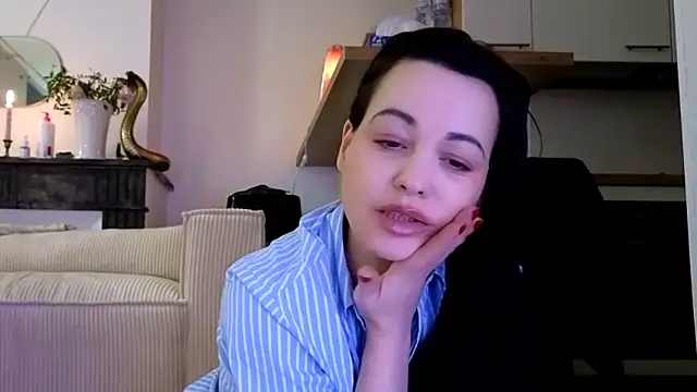 Lilie romeo online show from January 18, 2025, 4:31 pm