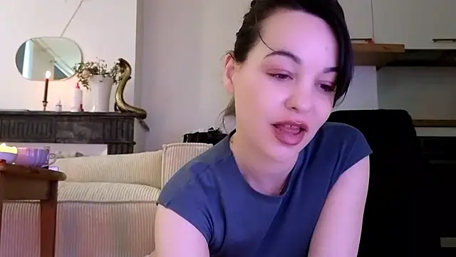 Lilie romeo online show from February 10, 2025, 3:53 pm