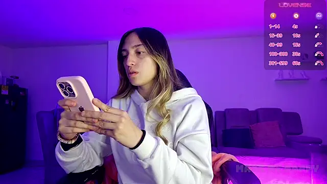 Snapshot of TiffanyBela chatting on October 26, 2025, 11:38 pm TiffanyBela online show from October 26, 2025, 11:38 pm