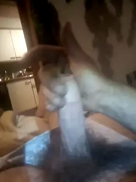 Snapshot of KnottyElectron chatting on October 8, 2025, 7:58 pm KnottyElectron online show from October 8, 2025, 7:58 pm