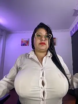 MiiaaJoness online show from December 2, 2025, 3:36 pm