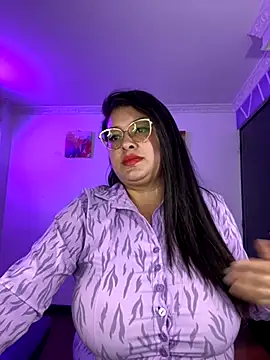 MiiaaJoness online show from November 10, 2025, 4:12 pm