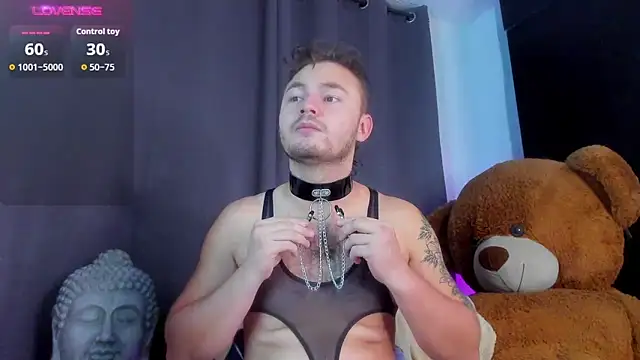 Snapshot of JacoLive chatting on October 8, 2025, 10:43 pm JacoLive online show from October 8, 2025, 10:43 pm