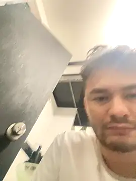 Snapshot of JacoLive chatting on October 15, 2025, 5:43 pm JacoLive online show from October 15, 2025, 5:43 pm