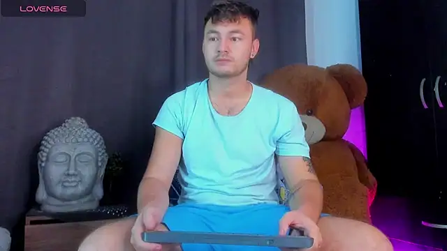 Snapshot of JacoLive chatting on October 4, 2025, 11:06 pm JacoLive online show from October 4, 2025, 11:06 pm