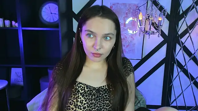 ChloeSunny online show from June 3, 2026, 2:07 pm
