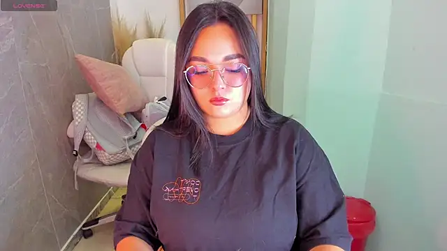 CelesteBrucee online show from April 17, 2026, 10:34 pm