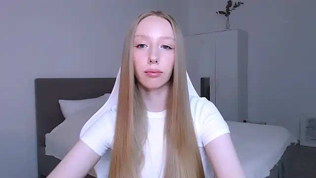 Luna insniity online show from November 13, 2025, 8:02 pm