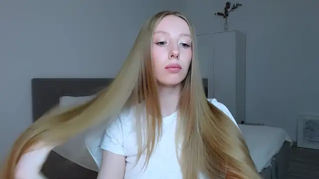 Luna insniity online show from October 20, 2025, 7:36 pm