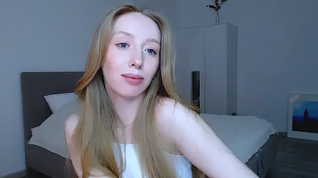 Luna insniity online show from February 5, 2025, 11:17 pm