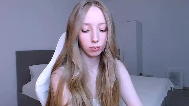 Luna insniity online show from February 23, 2026, 9:15 pm