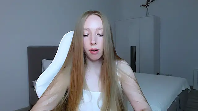 Luna insniity online show from September 8, 2025, 8:08 pm