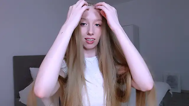 Luna insniity online show from March 4, 2026, 9:33 pm