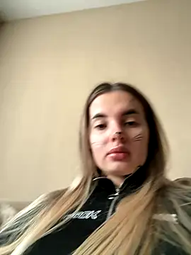 Snapshot of Donna_Evans chatting on October 31, 2025, 2:41 am Donna Evans online show from October 31, 2025, 2:41 am