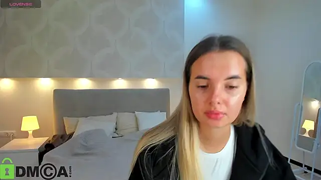 Snapshot of Donna_Evans chatting on September 18, 2025, 12:02 am Donna Evans online show from September 18, 2025, 12:02 am