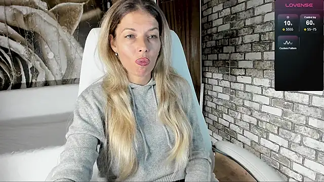 Snapshot of Eva_Melow chatting on September 27, 2025, 3:07 pm Eva Melow online show from September 27, 2025, 3:07 pm