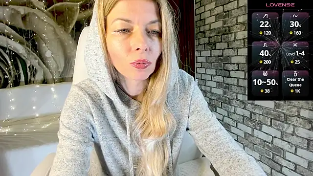Eva Melow online show from February 21, 2025, 7:54 pm