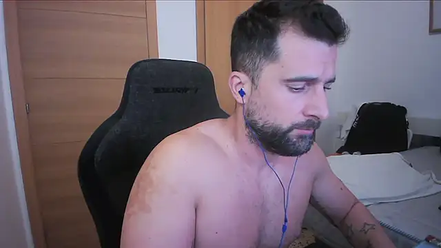 Snapshot of alex877x chatting on October 9, 2025, 9:10 am alex877x online show from October 9, 2025, 9:10 am