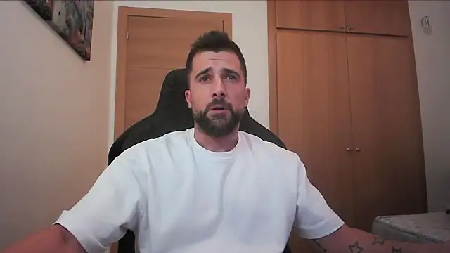 Snapshot of alex877x chatting on October 7, 2025, 9:43 am alex877x online show from October 7, 2025, 9:43 am