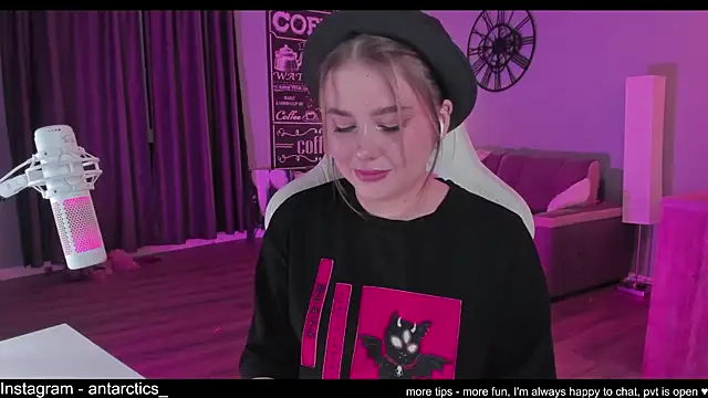 lil barbie girl online show from February 28, 2025, 6:31 pm