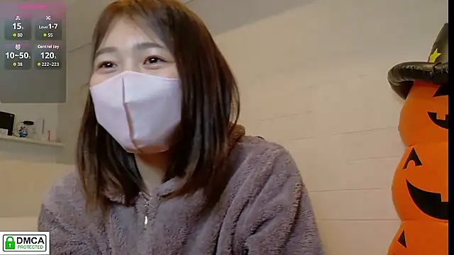 Snapshot of SUZU_ chatting on October 25, 2025, 3:12 pm SUZU  online show from October 25, 2025, 3:12 pm