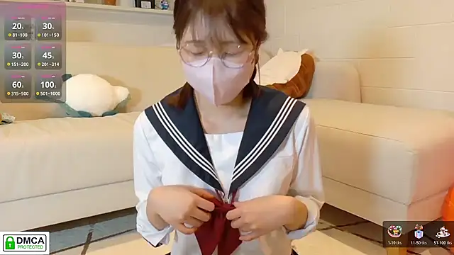 Snapshot of SUZU_ chatting on October 18, 2025, 10:06 am SUZU  online show from October 18, 2025, 10:06 am