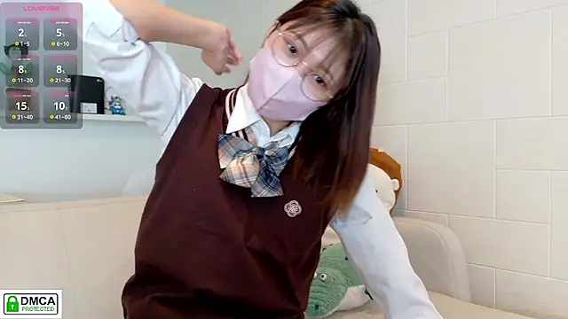 Snapshot of SUZU_ chatting on October 8, 2025, 3:08 am SUZU  online show from October 8, 2025, 3:08 am