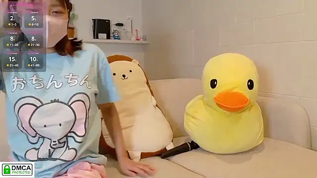 Snapshot of SUZU_ chatting on September 30, 2025, 12:11 pm SUZU  online show from September 30, 2025, 12:11 pm