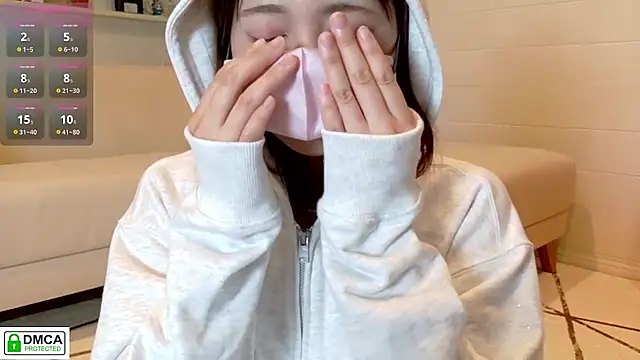 Snapshot of SUZU_ chatting on October 16, 2025, 12:13 pm SUZU  online show from October 16, 2025, 12:13 pm