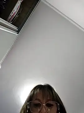 naughtymilfT online show from February 20, 2025, 5:20 pm