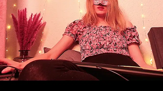 SecretAnni online show from January 8, 2025, 2:25 pm
