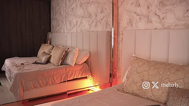 Rosalie vega online show from November 24, 2025, 3:01 pm