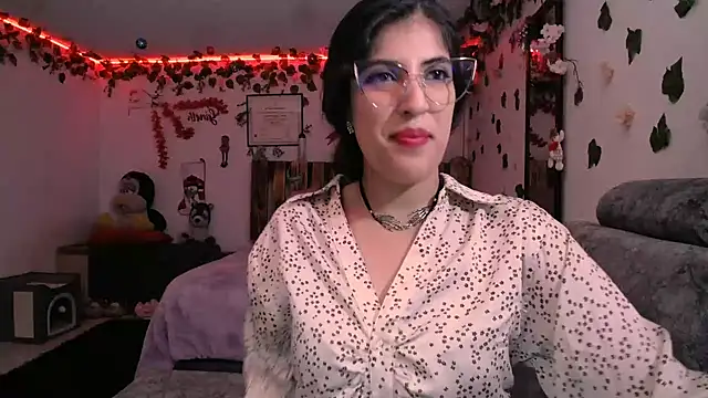azahar  ziiz online show from December 29, 2024, 2:49 am