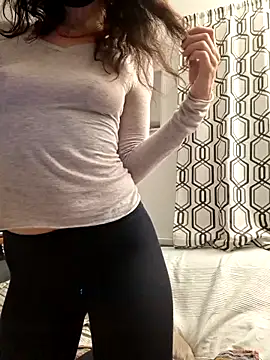 Snapshot of Silvia_Zeno chatting on October 18, 2025, 6:10 pm Silvia Zeno online show from October 18, 2025, 6:10 pm