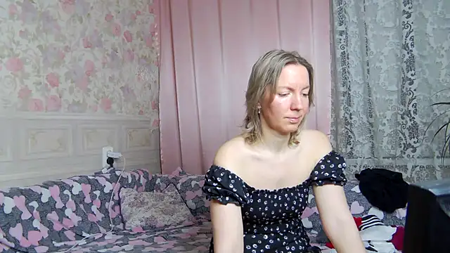 Snapshot of AmandaLisss chatting on March 2, 2025, 10:45 pm AmandaLisss online show from March 2, 2025, 10:45 pm