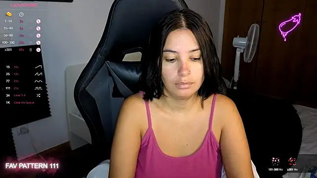 Snapshot of AnnaQueen chatting on September 26, 2025, 2:18 am AnnaQueen online show from September 26, 2025, 2:18 am