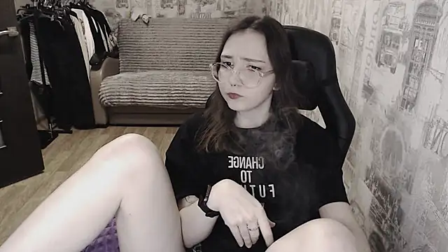Snapshot of AmeliaKamishiro chatting on February 13, 2025, 8:03 pm AmeliaKamishiro online show from February 13, 2025, 8:03 pm
