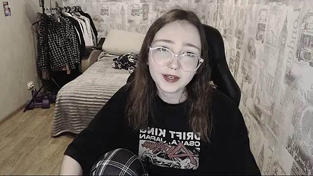 Snapshot of AmeliaKamishiro chatting on December 6, 2024, 1:49 pm AmeliaKamishiro online show from December 6, 2024, 1:49 pm