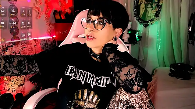 Snapshot of kitty_roxy chatting on October 2, 2025, 6:39 am kitty roxy online show from October 2, 2025, 6:39 am