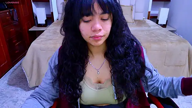 Snapshot of laureentt_ chatting on October 3, 2025, 3:09 am laureentt  online show from October 3, 2025, 3:09 am