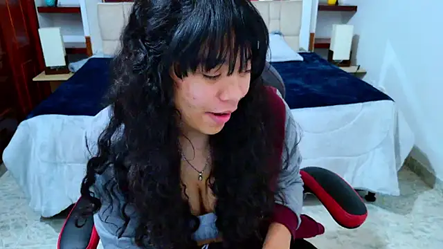 Snapshot of laureentt_ chatting on October 18, 2025, 3:41 am laureentt  online show from October 18, 2025, 3:41 am