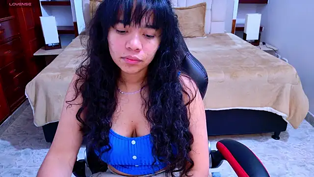 Snapshot of laureentt_ chatting on October 10, 2025, 3:07 am laureentt  online show from October 10, 2025, 3:07 am