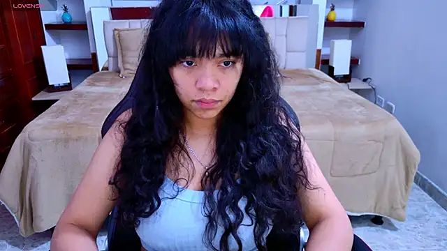 Snapshot of laureentt_ chatting on October 11, 2025, 3:07 am laureentt  online show from October 11, 2025, 3:07 am