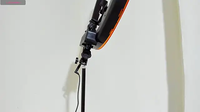 Snapshot of Markbrown chatting on October 1, 2025, 7:40 pm Markbrown online show from October 1, 2025, 7:40 pm