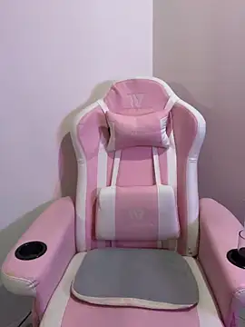 Felicia smok3 online show from April 5, 2026, 2:18 am