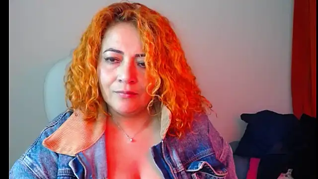 Snapshot of MariaJoseBarraza chatting on October 18, 2025, 12:34 am MariaJoseBarraza online show from October 18, 2025, 12:34 am