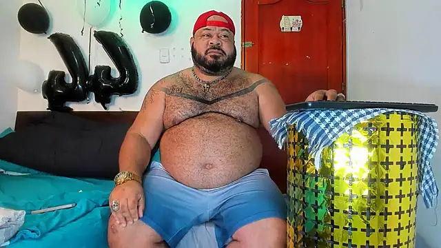 Latino bigcock online show from January 6, 2026, 9:08 pm