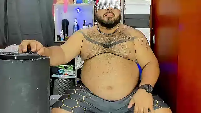 Snapshot of Latino_bigcock chatting on February 27, 2025, 6:24 am Latino bigcock online show from February 27, 2025, 6:24 am